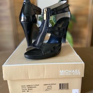 Michael Kors black crinkled patent heel size 9